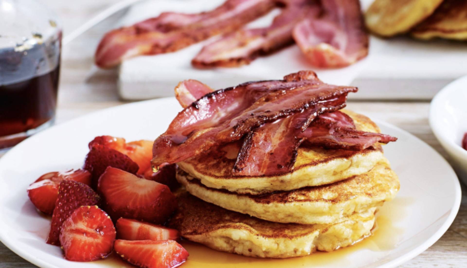 Protein Pancakes with Turkey Bacon & Fruit