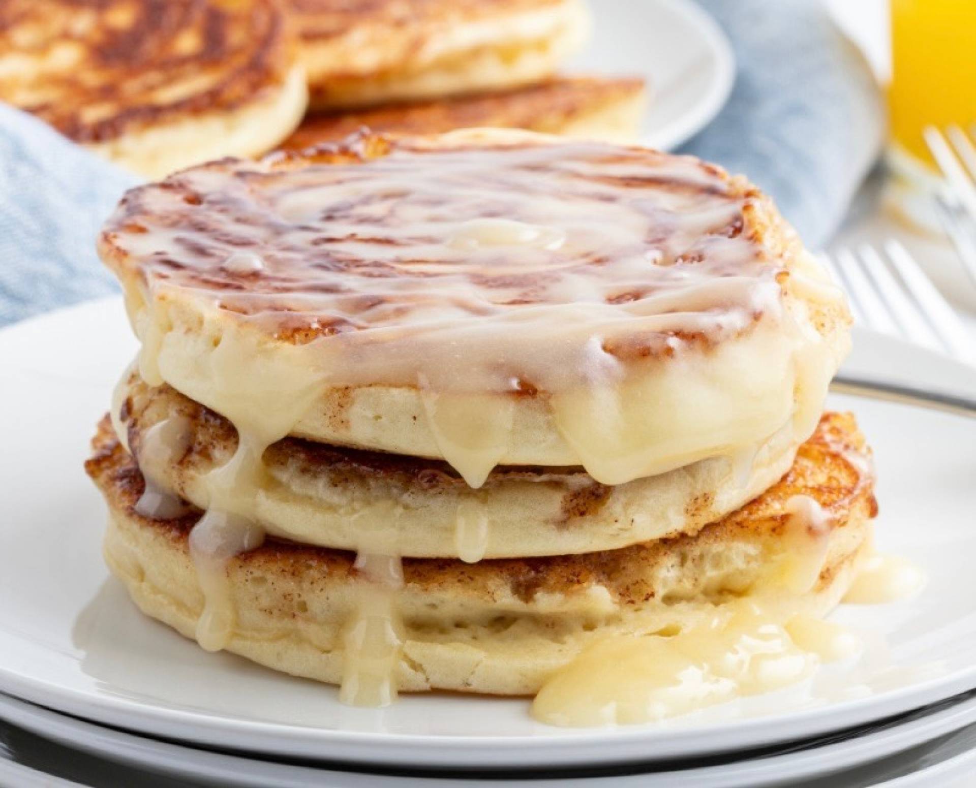 Cinnamon Roll Protein Pancakes with Turkey Bacon & Fruit